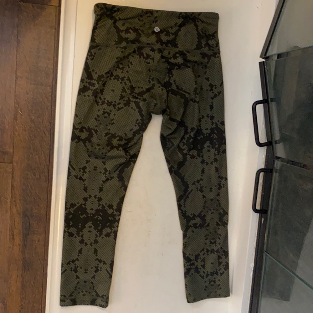 Lululemon leggings size 4 green